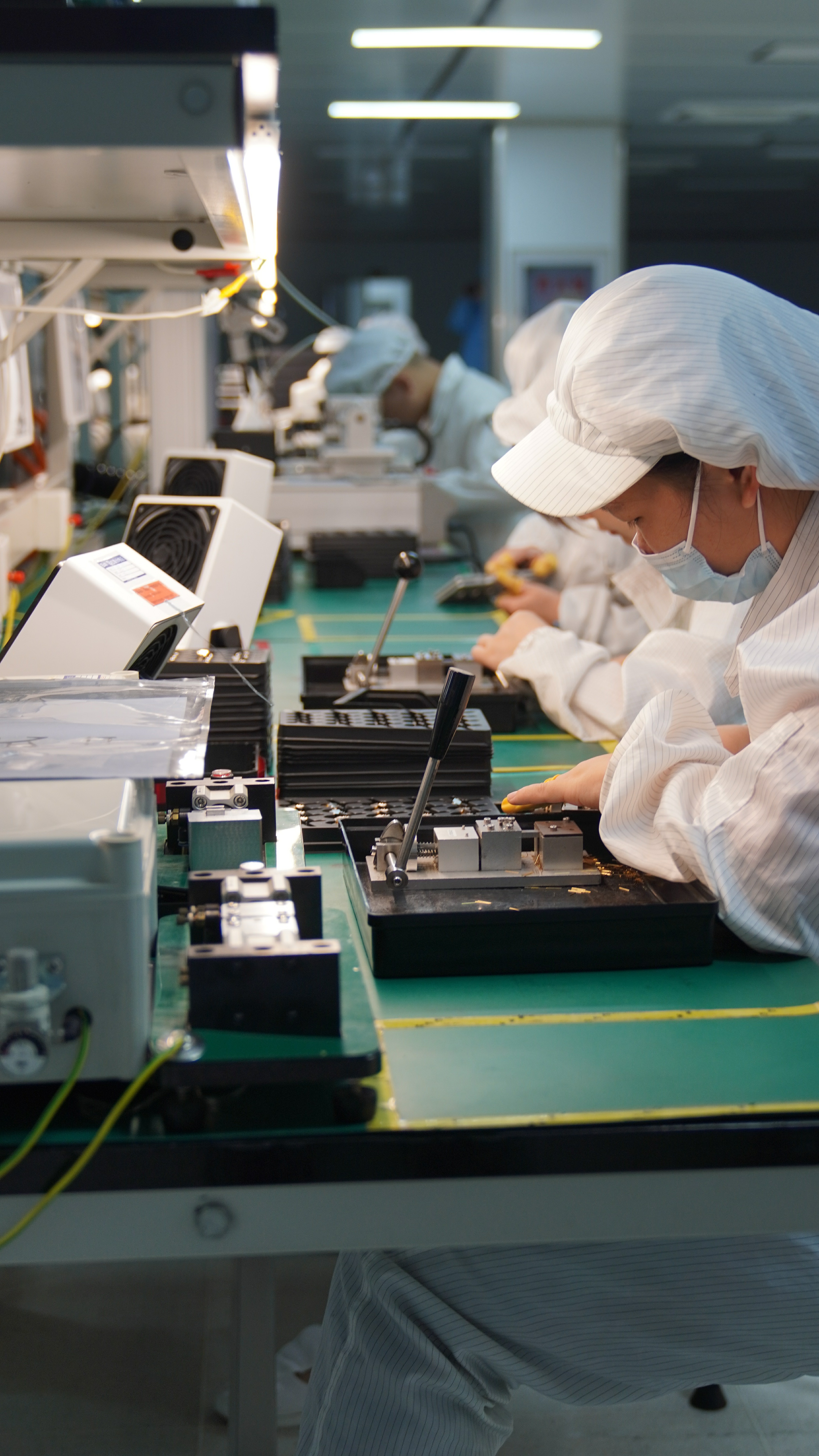 Optical connectivity components and module-related products for communication infrastructure.